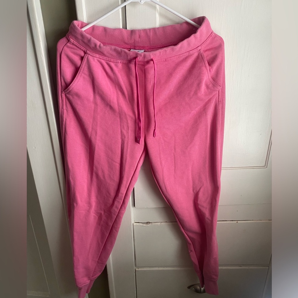Nike Woman’s Pink Fleece Jogger Sweatpants